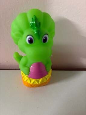 Fisher-Price Barney's World Baby Bop Pirate Ship Water Fun Figure